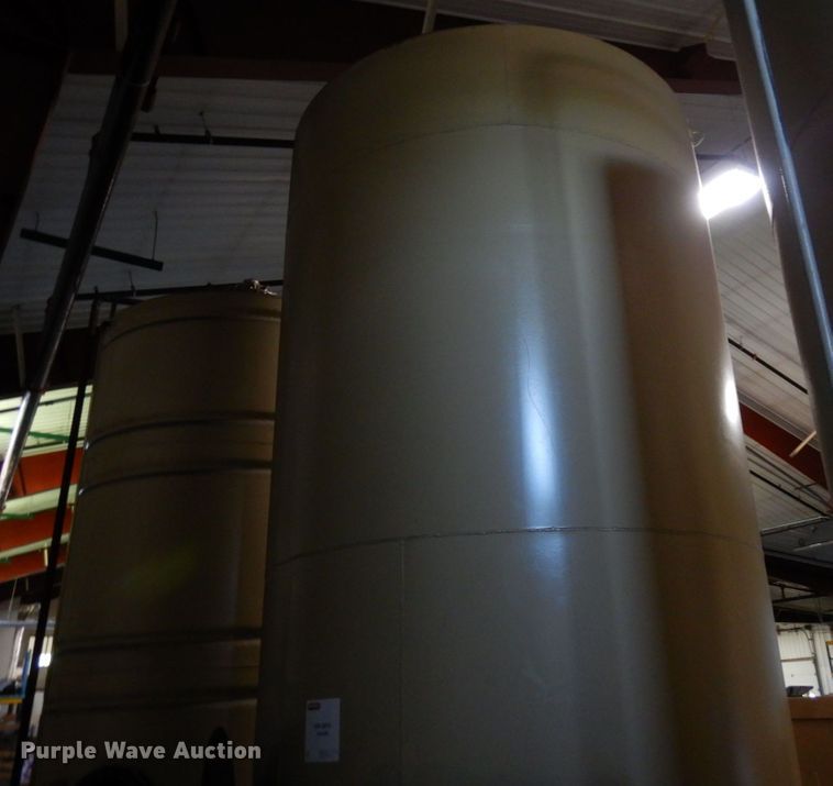 image for item DR0474 Approximately 5,500 gallon tank