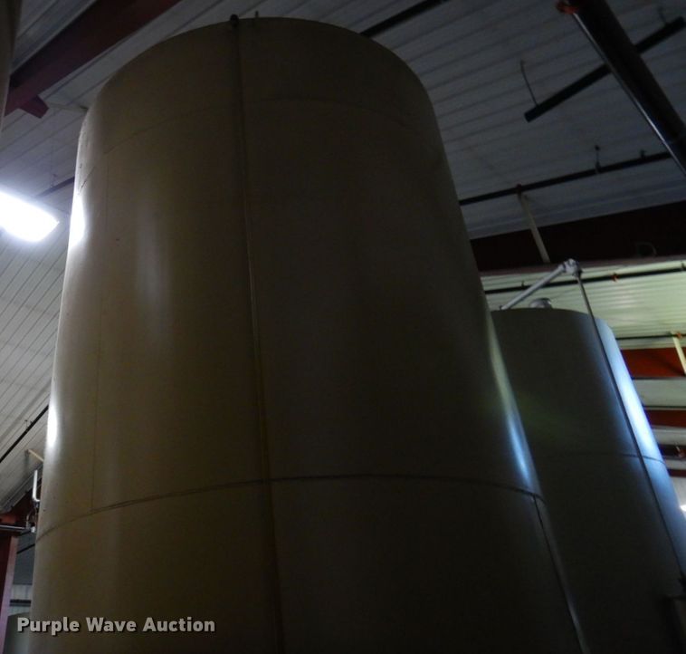 image for item DR0474 Approximately 5,500 gallon tank