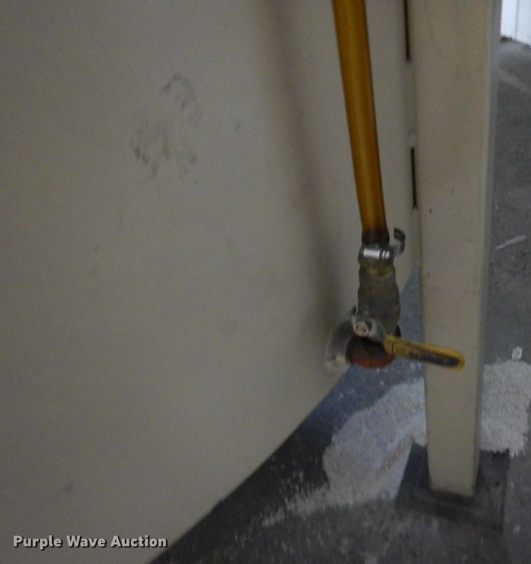 image for item DR0474 Approximately 5,500 gallon tank