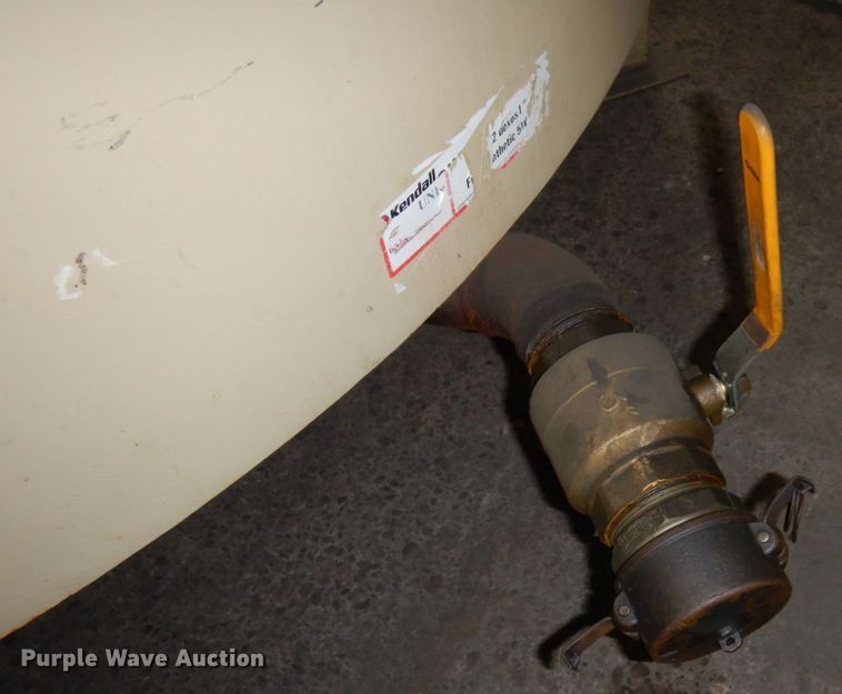 image for item DR0474 Approximately 5,500 gallon tank