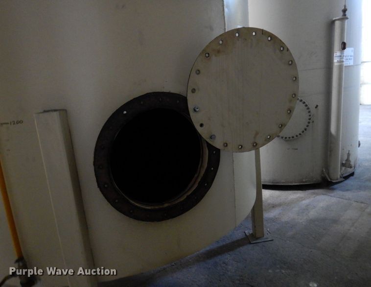 image for item DR0474 Approximately 5,500 gallon tank