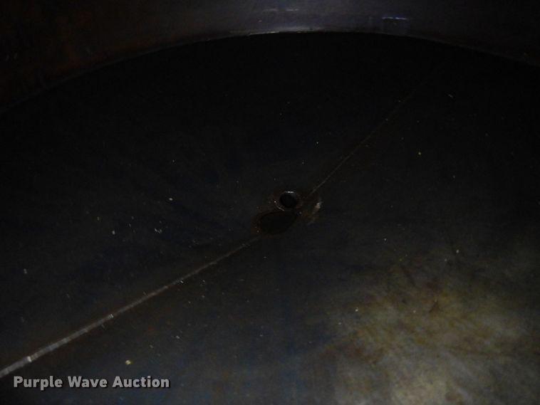 image for item DR0474 Approximately 5,500 gallon tank