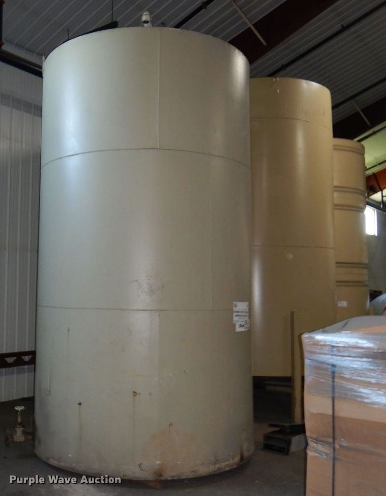 image for item DR0475 Approximately 5,000 gallon tank