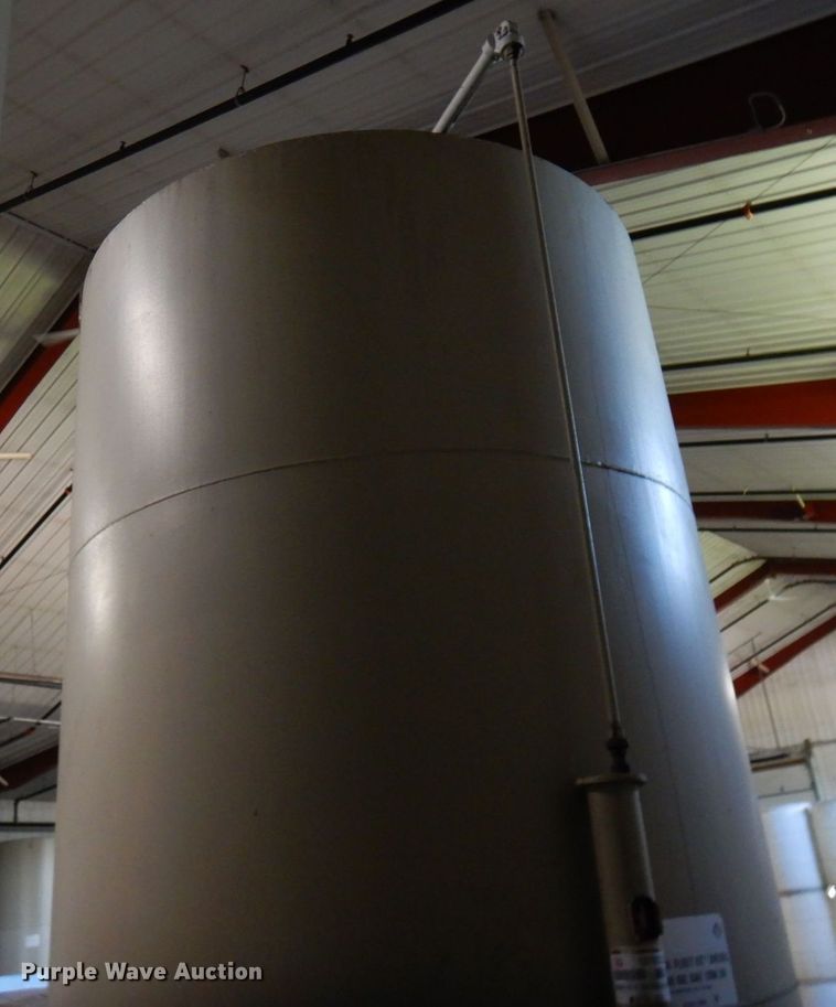 image for item DR0475 Approximately 5,000 gallon tank