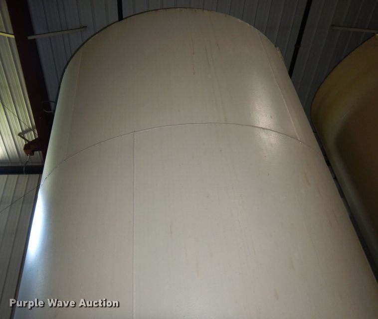 image for item DR0475 Approximately 5,000 gallon tank