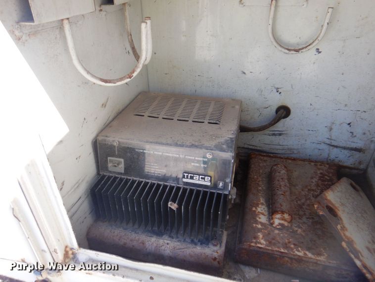 image for item DS5611 1994 International 4900  digger derrick truck