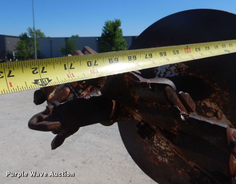 image for item DS5611 1994 International 4900  digger derrick truck