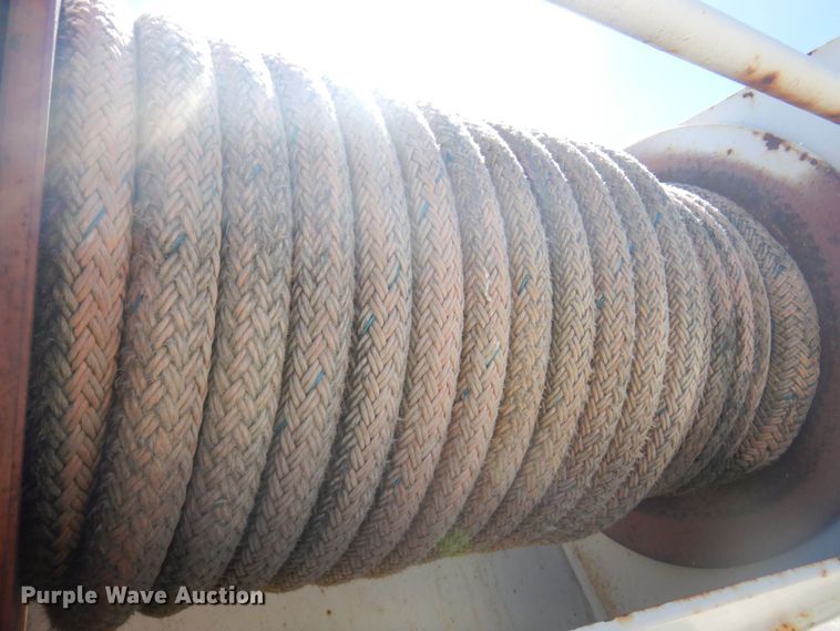 image for item DS5611 1994 International 4900  digger derrick truck