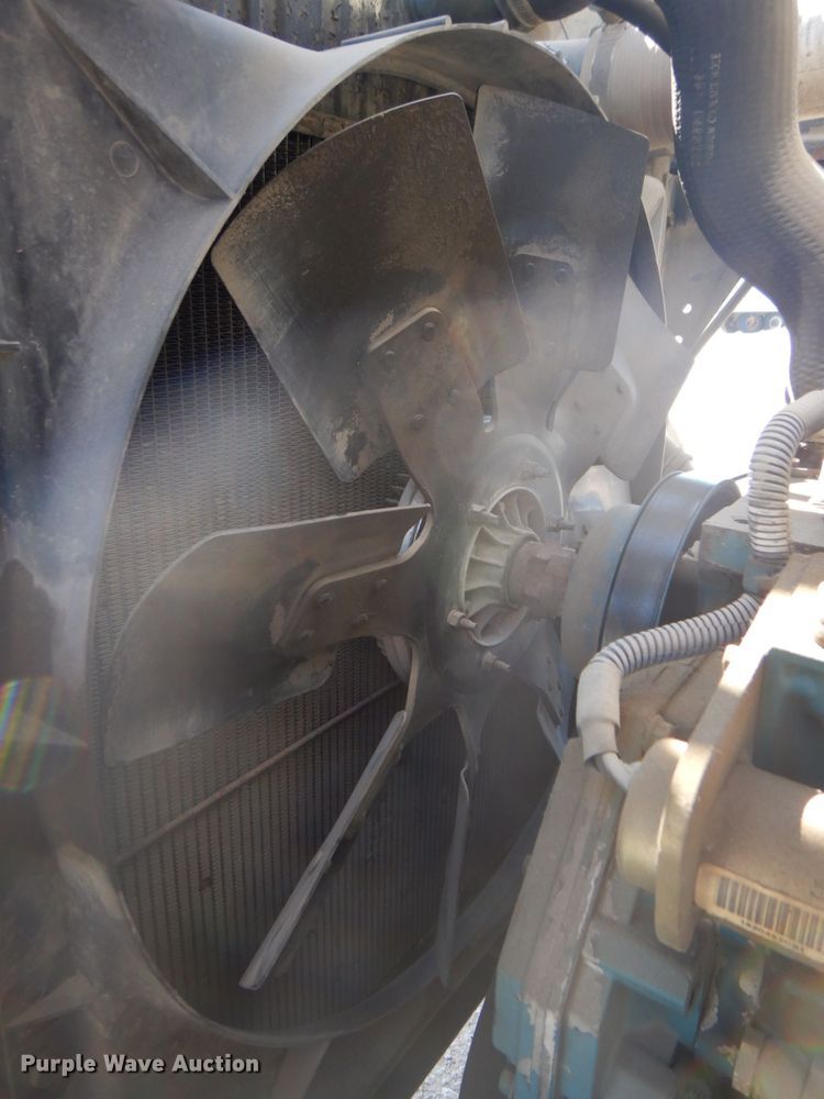 image for item DS5611 1994 International 4900  digger derrick truck