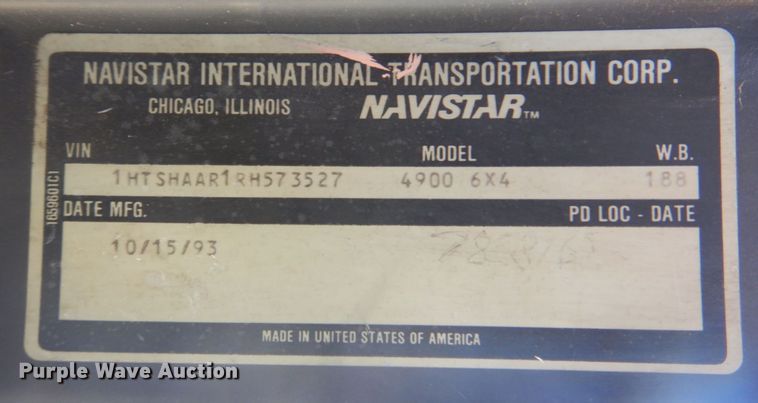 image for item DS5611 1994 International 4900  digger derrick truck