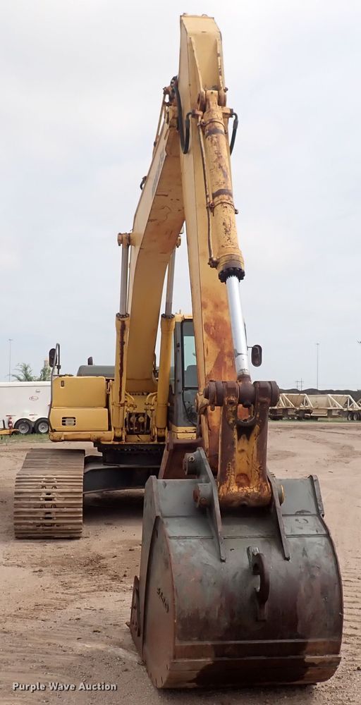 image for item DS7071 1994 Komatsu PC200LC-6L  excavator