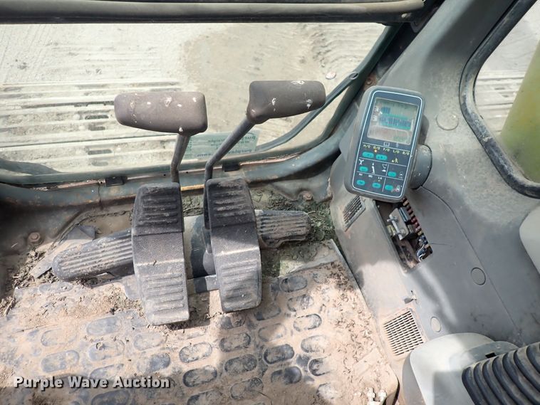 image for item DS7071 1994 Komatsu PC200LC-6L  excavator