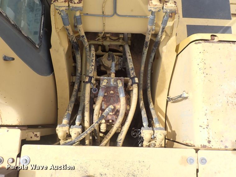 image for item DS7071 1994 Komatsu PC200LC-6L  excavator