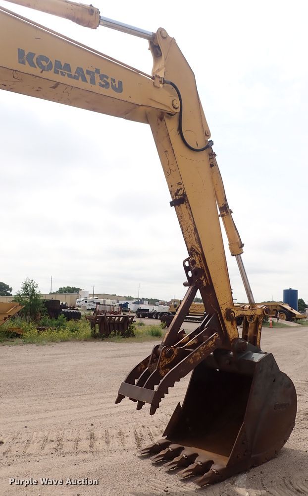 image for item DS7071 1994 Komatsu PC200LC-6L  excavator