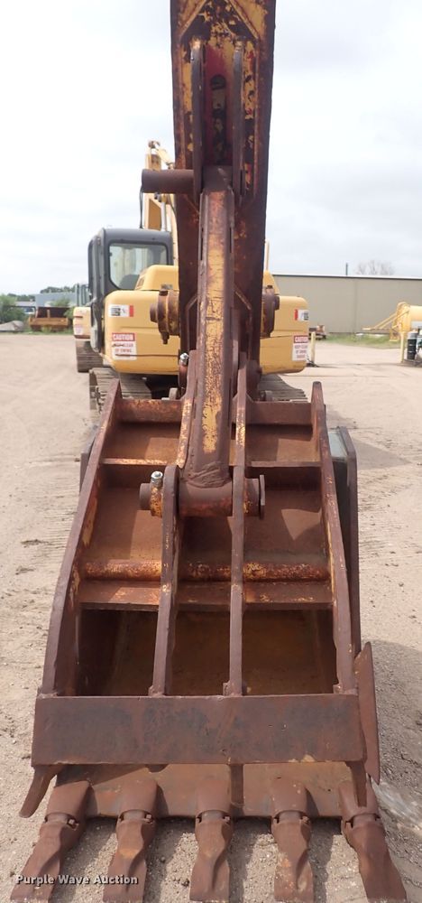 image for item DS7071 1994 Komatsu PC200LC-6L  excavator