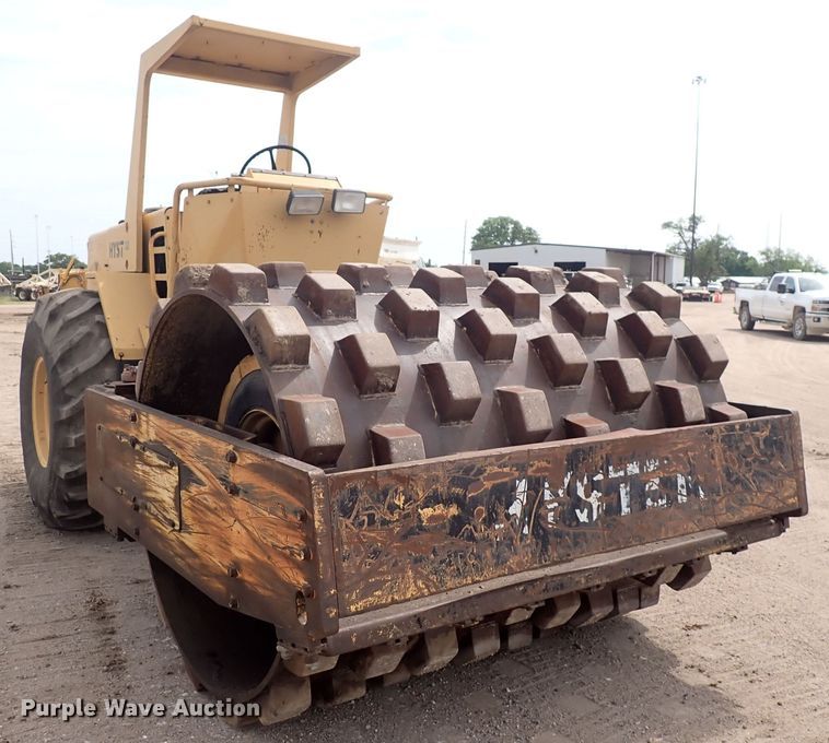 image for item DS7073 Hyster C852B  single drum vibratory roller