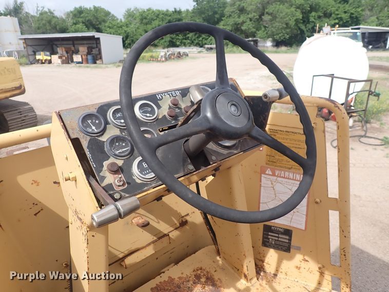 image for item DS7073 Hyster C852B  single drum vibratory roller