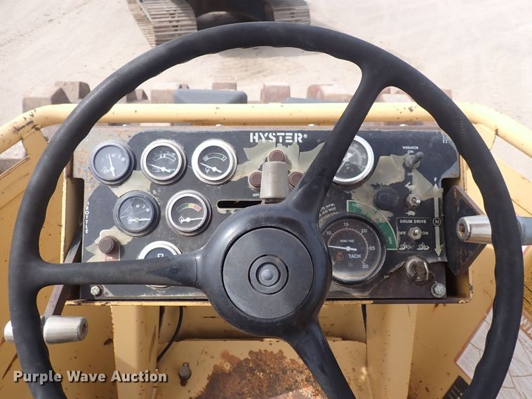 image for item DS7073 Hyster C852B  single drum vibratory roller