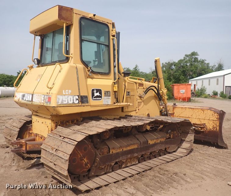 image for item DS7074 1999 John Deere 750C LGP  dozer