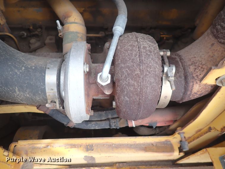 image for item DS7074 1999 John Deere 750C LGP  dozer