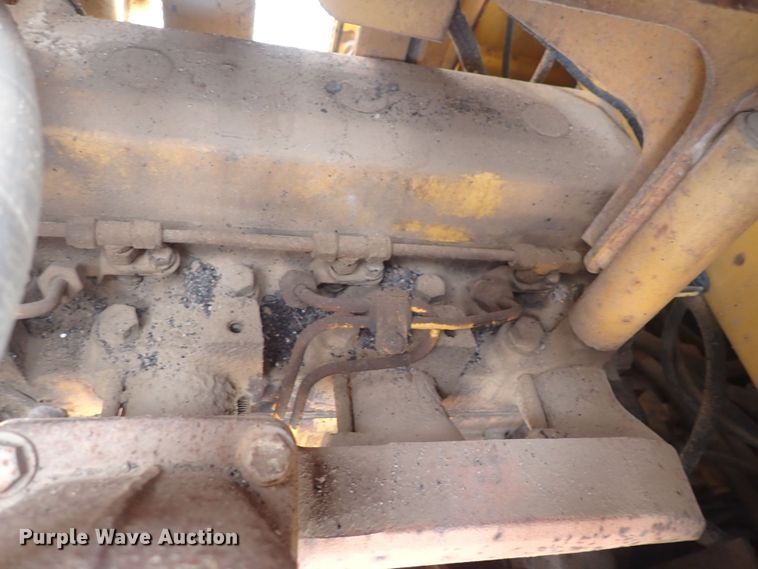 image for item DS7074 1999 John Deere 750C LGP  dozer