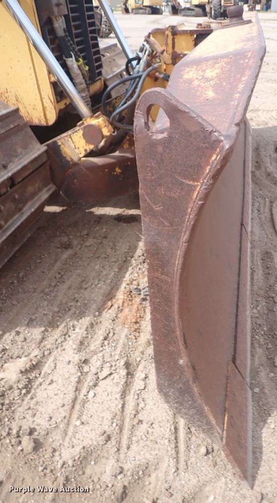 image for item DS7074 1999 John Deere 750C LGP  dozer