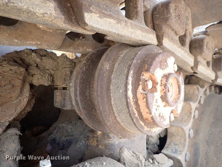 image for item DS7074 1999 John Deere 750C LGP  dozer