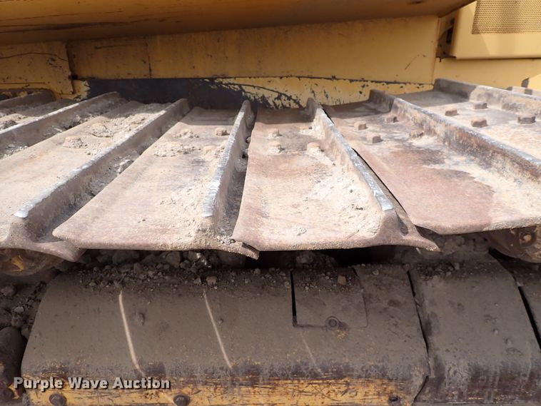 image for item DS7074 1999 John Deere 750C LGP  dozer