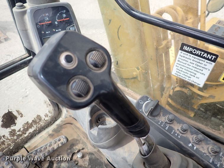 image for item DS7075 2006 John Deere 160C LC  excavator