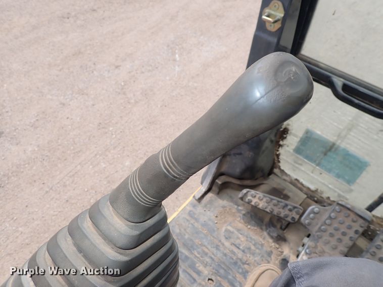 image for item DS7075 2006 John Deere 160C LC  excavator