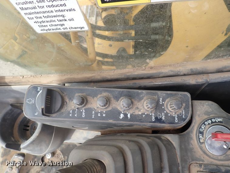 image for item DS7075 2006 John Deere 160C LC  excavator