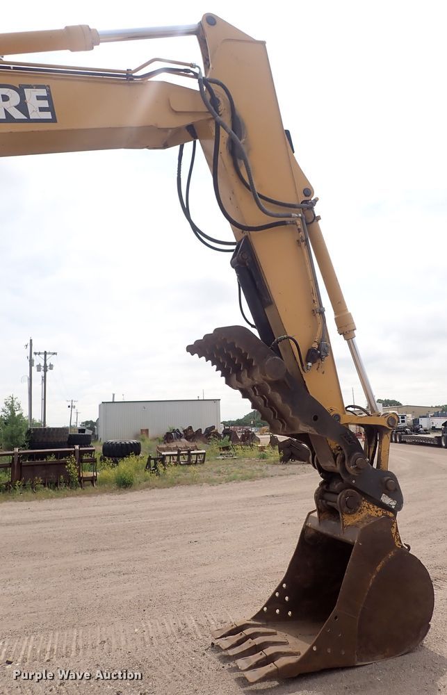 image for item DS7075 2006 John Deere 160C LC  excavator