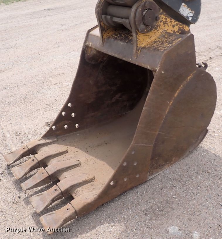 image for item DS7075 2006 John Deere 160C LC  excavator