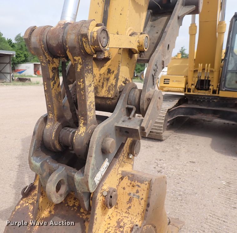 image for item DS7075 2006 John Deere 160C LC  excavator