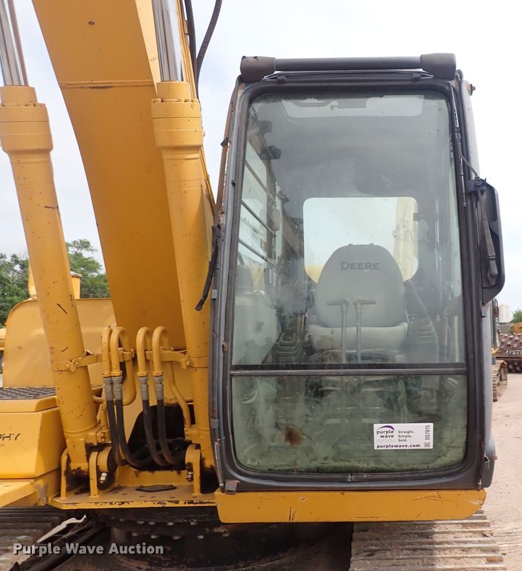 image for item DS7075 2006 John Deere 160C LC  excavator