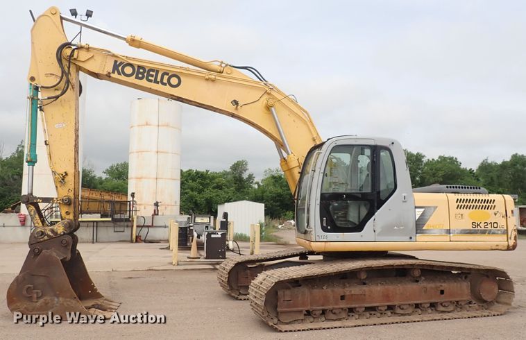 image for item DS7076 2003 Kobelco SK210LC  excavator