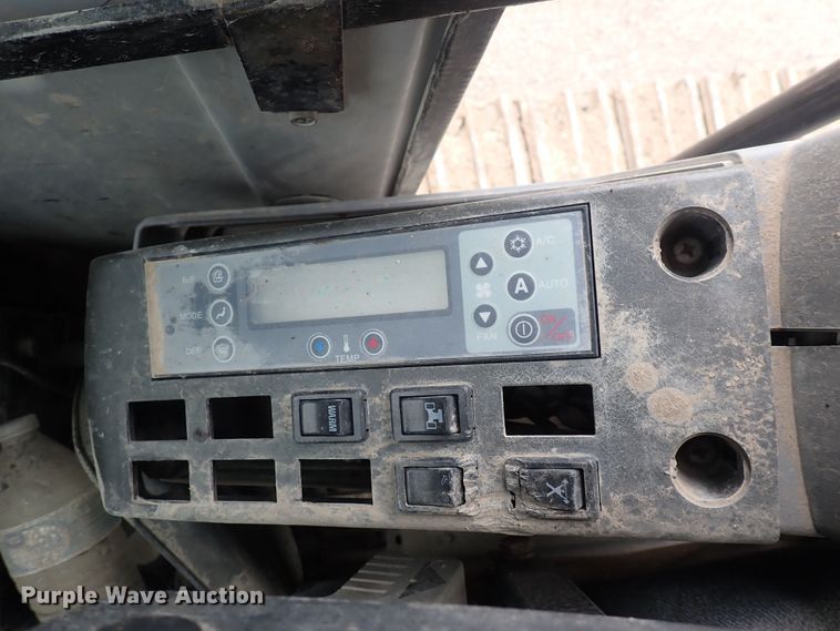 image for item DS7076 2003 Kobelco SK210LC  excavator