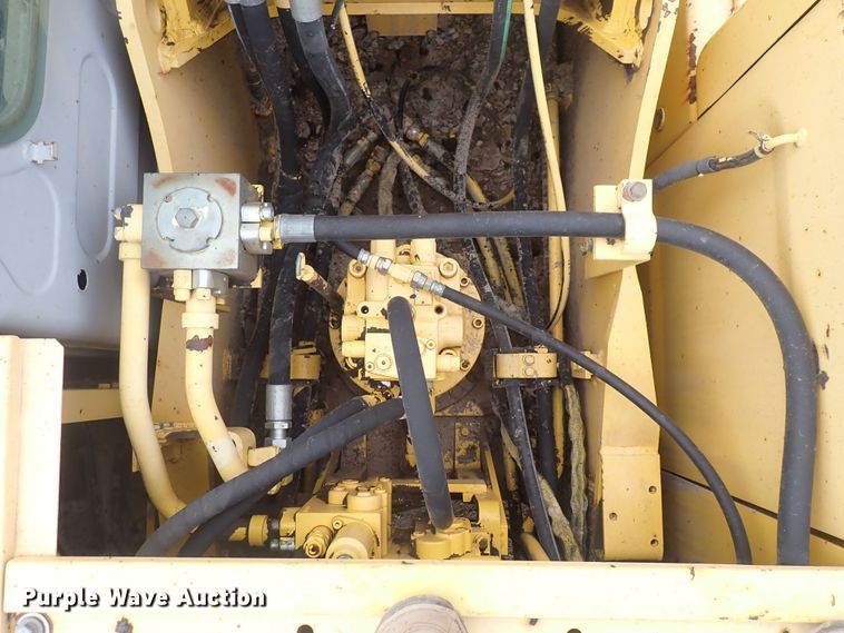 image for item DS7076 2003 Kobelco SK210LC  excavator