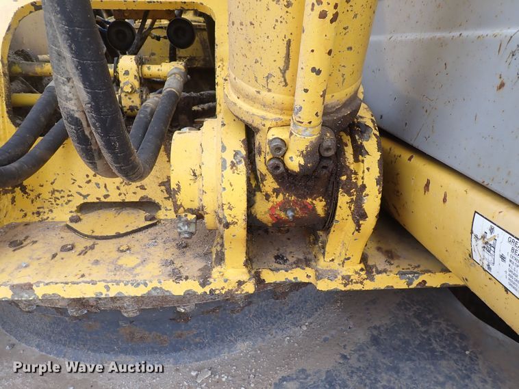 image for item DS7076 2003 Kobelco SK210LC  excavator