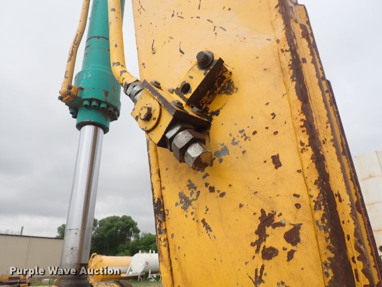 image for item DS7076 2003 Kobelco SK210LC  excavator