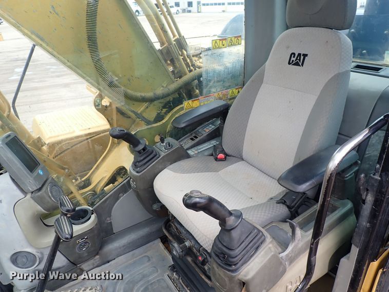 image for item DS7085 2006 Caterpillar 325DL  excavator