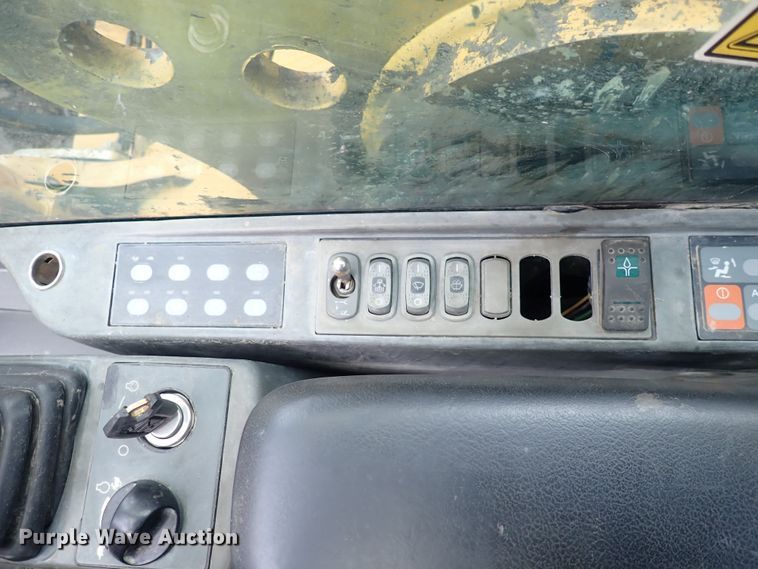 image for item DS7085 2006 Caterpillar 325DL  excavator