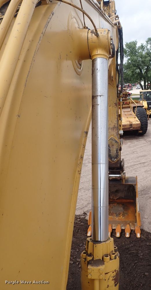 image for item DS7085 2006 Caterpillar 325DL  excavator