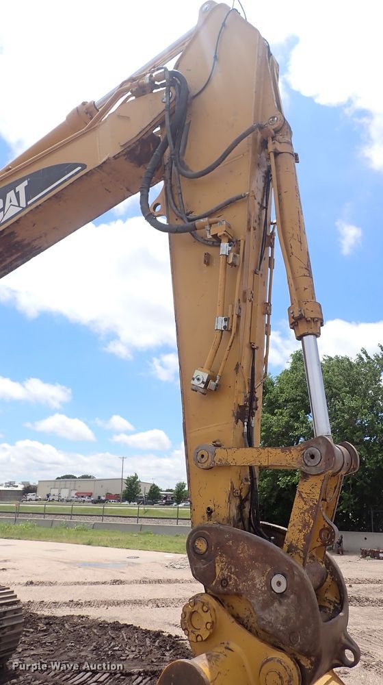 image for item DS7085 2006 Caterpillar 325DL  excavator