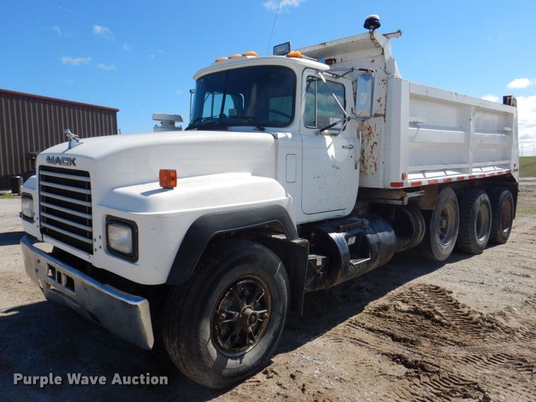 image for item DS8038 1995 Mack RD690S  dump truck