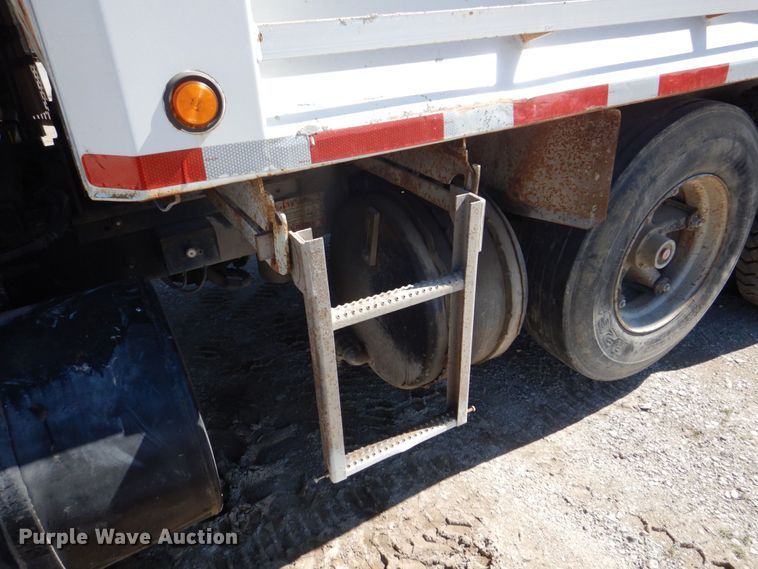 image for item DS8038 1995 Mack RD690S  dump truck