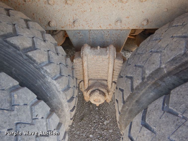 image for item DS8038 1995 Mack RD690S  dump truck