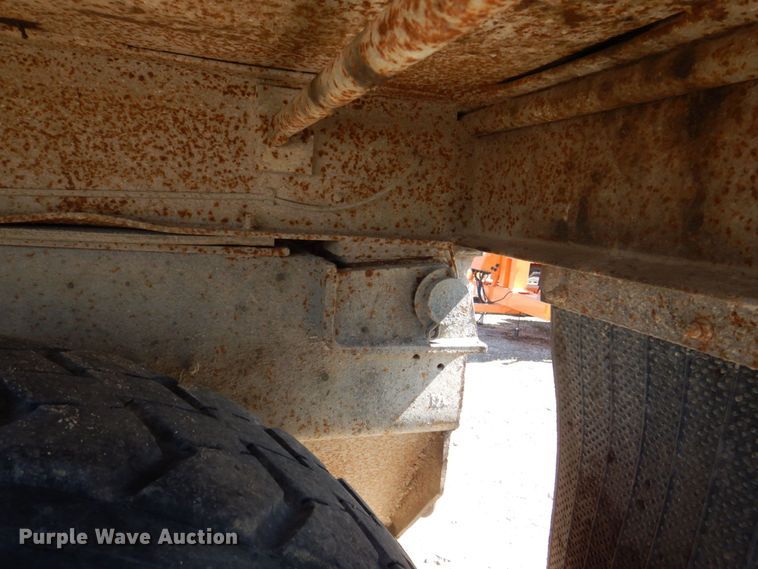 image for item DS8038 1995 Mack RD690S  dump truck