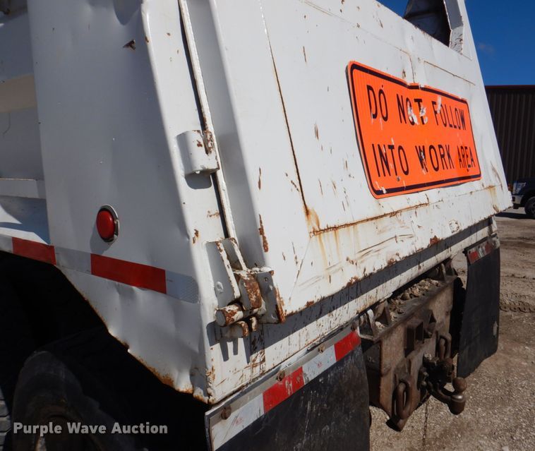 image for item DS8038 1995 Mack RD690S  dump truck