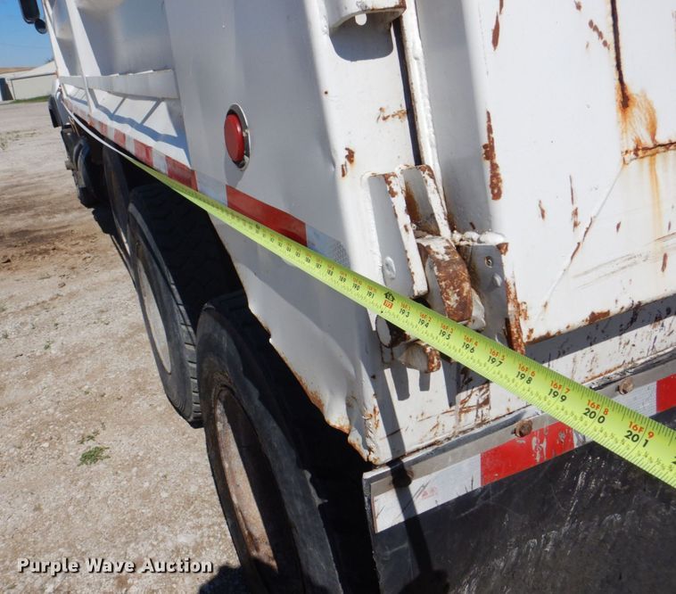 image for item DS8038 1995 Mack RD690S  dump truck